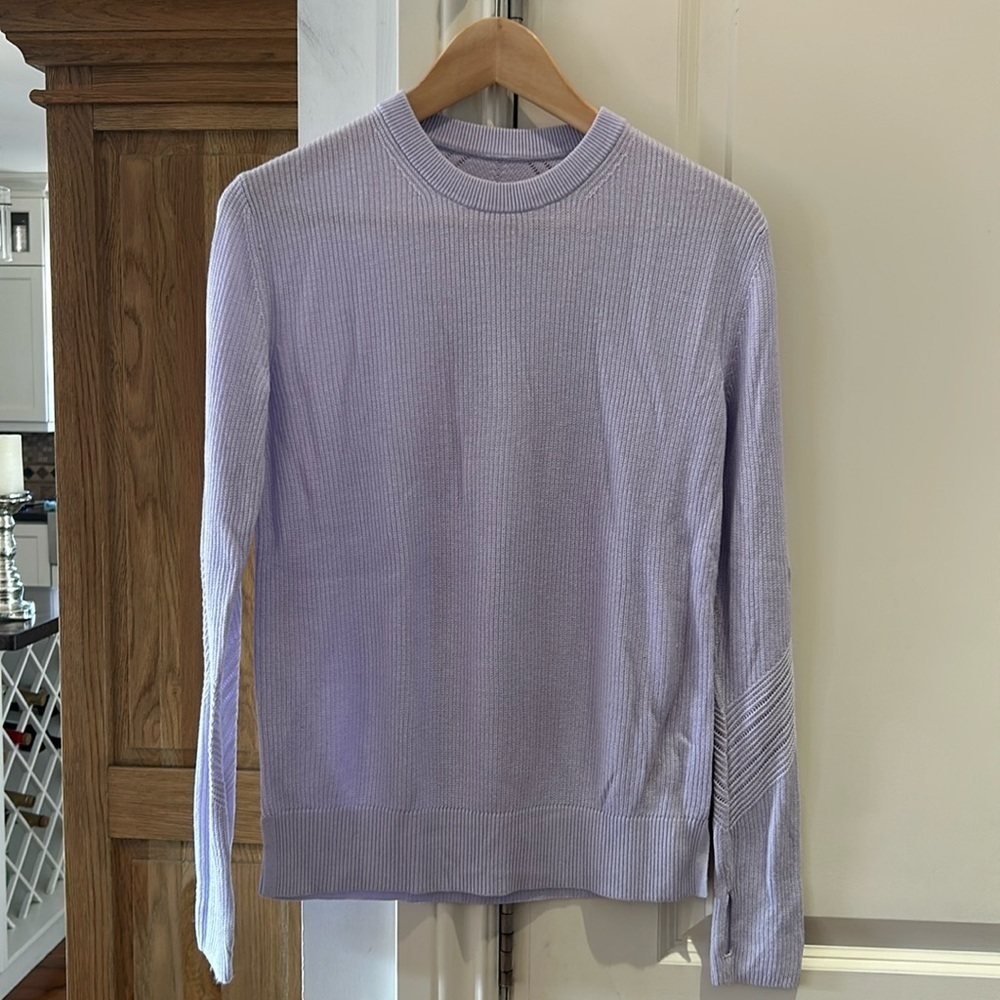 Lululemon women’s lilac light weight knit pull over with thumb holes 6